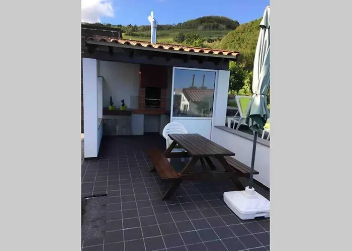 Summer House With Bbq And Garden *